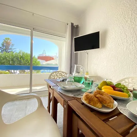 5 By Homing Apartment