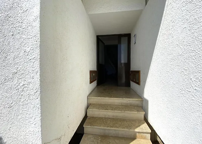 5 By Homing Apartman